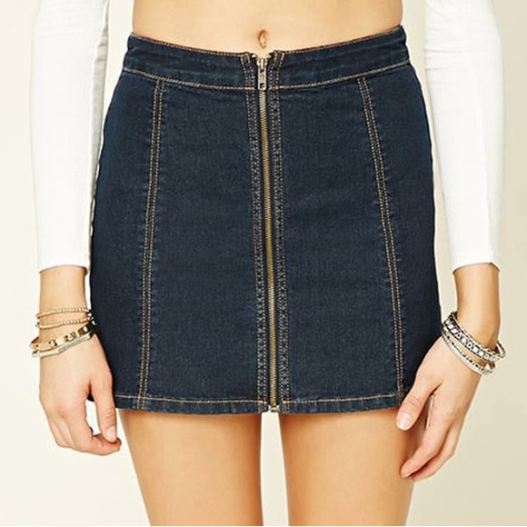 Stretch Denim Mini Skirt with front Zipper - Picture 3 of 10